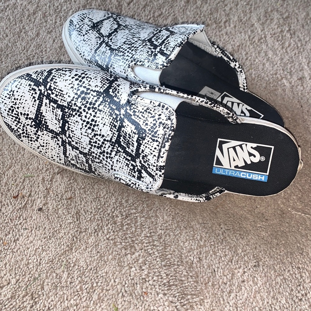 Vans Ultra Cush slides. Size 9.5